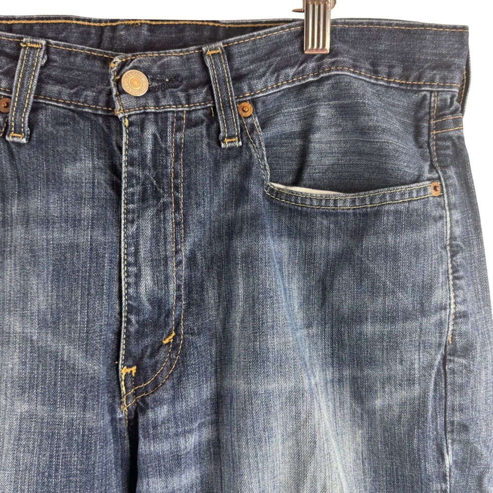 Levi's 514 Straight Fit Mens 34x30‎ Blue Medium Wash WaterLess Jeans 00514-0541